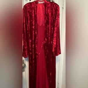 New Womens Red Velvet Full Length Robe - Size Medium